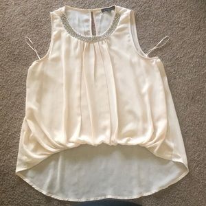 Bonita blusa color arena